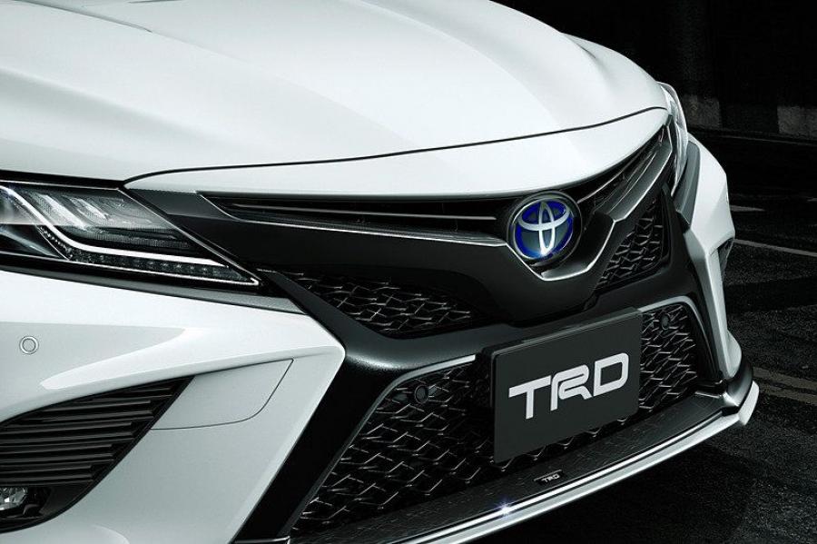 Детали экстерьера Toyota Camry Hybrid by TRD 2018 года  (JP) (фото 10 из 11)